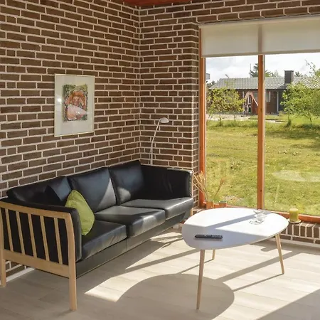 Vakantiehuis Three-bedroom In Saby Sæby