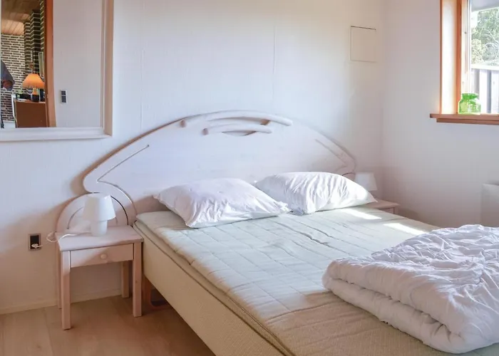 Three-bedroom In Saby 度假居 Sæby