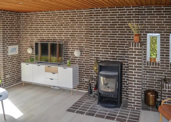 Three-bedroom In Saby *